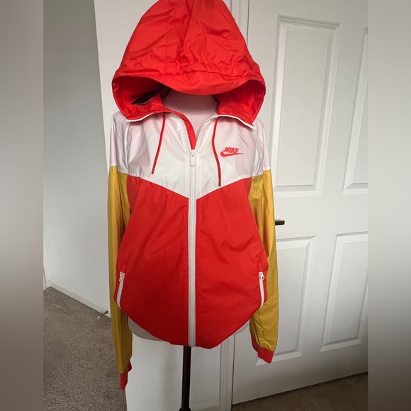 Nike Hooded Jacket - Picture 7 of 9